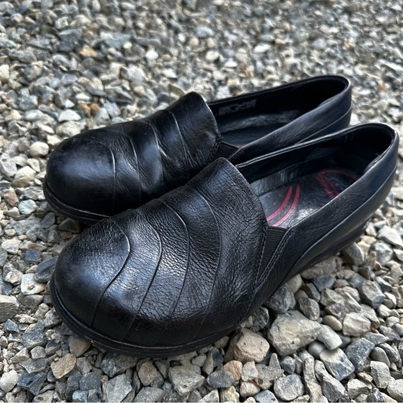 Dansko Wedge Casual Clogs Black Leather Upper Size 38, 7.5-8 US Women’s - Picture 3 of 11